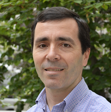 Dr. Matías González T.