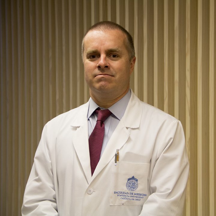 Dr. Hernán González D.