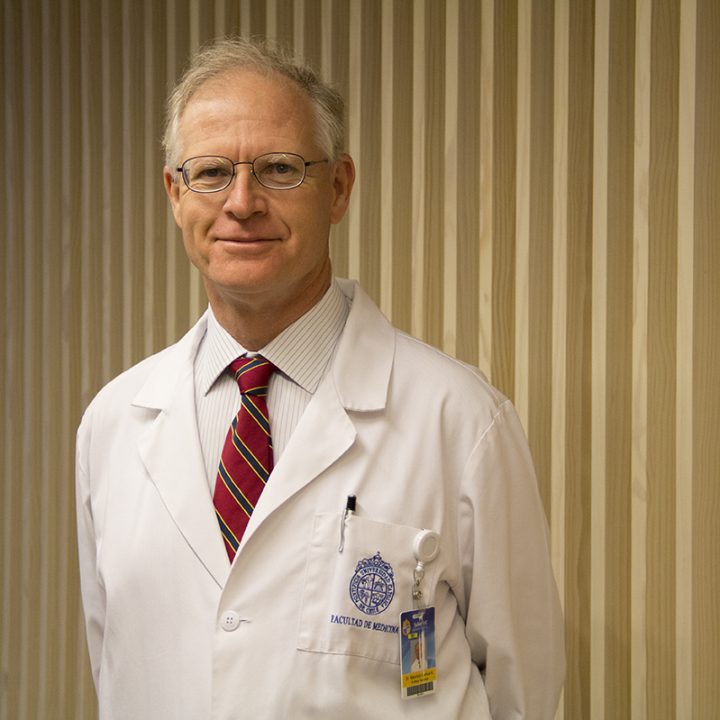 Dr. Mauricio Camus A.