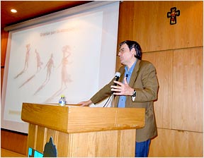 el-profesor-joan-benach-ofrece-conferencia-sobre-las-inequidades-en-la-salud-en-la-escuela-de-medicina-uc