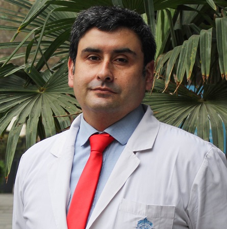 Dr. César Imarai B.